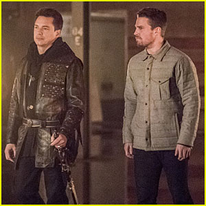 Will Oliver Kill Malcolm on Tonight's 'Arrow'?