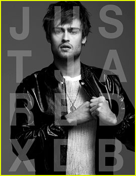 Douglas Booth Talks 'PPZ,' His Ideal Date, & More with JJ Spotlight!