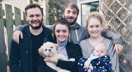 Maisie Williams Shares A Cute Family Photo! | Maisie Williams | Just ...