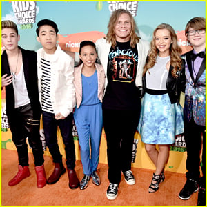 Breanna Yde & 'School of Rock' Cast Rock Out Kids Choice Awards 2016 Orange Carpet