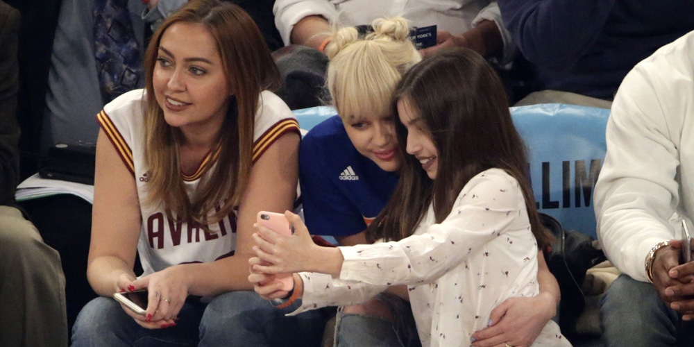 Miley Cyrus Shows Off New Engagement Ring At NY Knicks Game in NYC