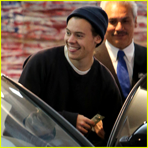 Harry Styles Meets Fan at Restaurant & Pays for Family's Dinner