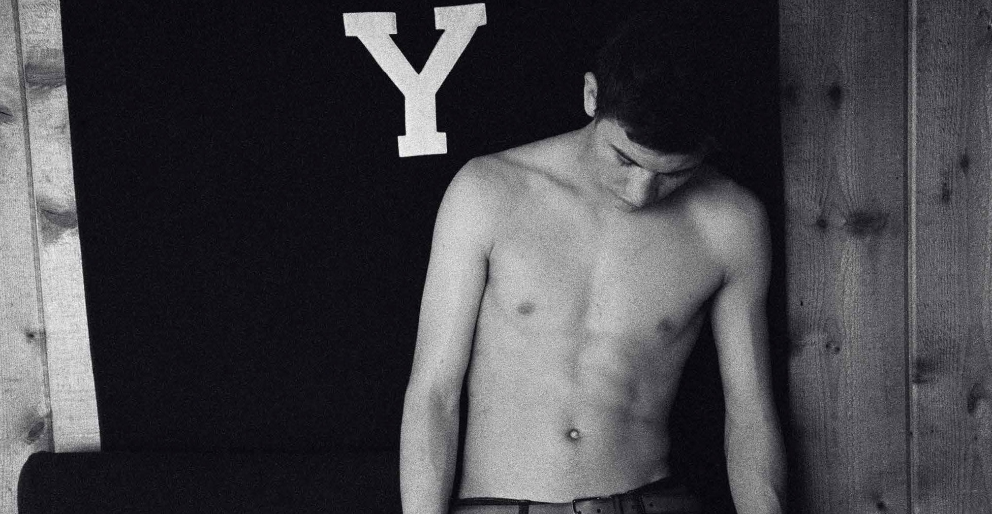 Sheridan shirtless tye Tye Sheridan