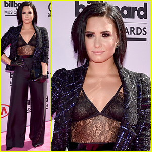 Demi Lovato Arrives in Style for Billboard Music Awards 2016