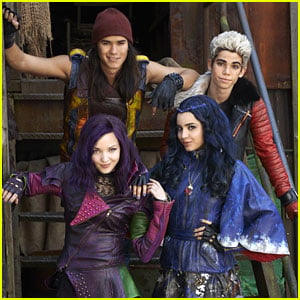 Kenny Ortega Announces ‘Descendants 2′ Starts Filming This Summer ...