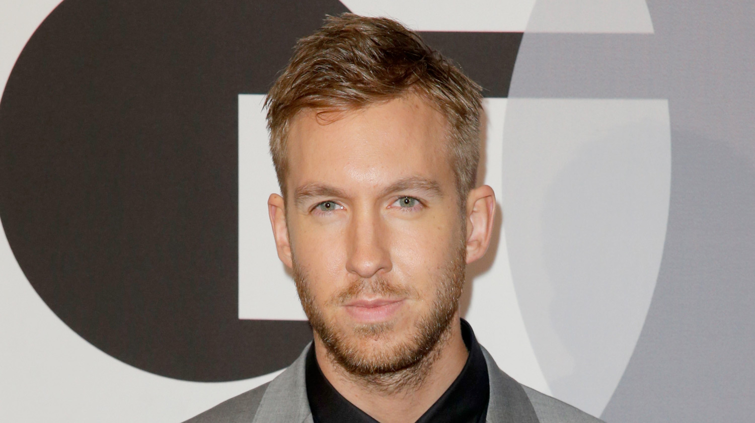 Calvin Harris Puts His Abs On Display For New Shirtless Pic Calvin Harris Shirtless Just