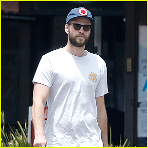 Liam Hemsworth Felt ‘Emasculated’ By Racing Competition | Liam ...