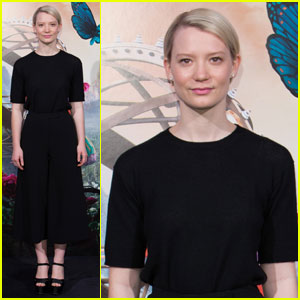 Mia Wasikowska Attends 'Alice Through the Looking Glass' Spain Photo Call