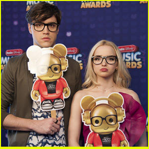 Dove Cameron, Ryan McCartan & Sabrina Carpenter Try To 'Twin' With Ardy at the RDMA 2016