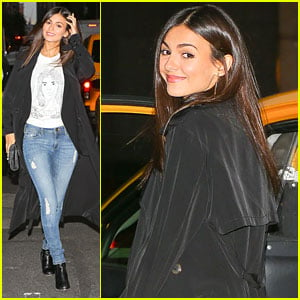 Victoria Justice Grabs Dinner Out in NYC After 'Rocky Horror' Trailer Debuts