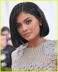 Kylie Jenner's Twitter Account is Hacked!