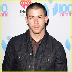 Nick Jonas Performs a 'Sole' Session for Creative Recreation