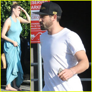 Pregnant Peta Murgatroyd Shows Off Her Bare Baby Bump Maks Chmerkovskiy Peta Murgatroyd Pregnant Celebrities Just Jared Jr