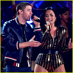Demi Lovato Rehearses for Fireworks Spectacular with Nick Jonas!