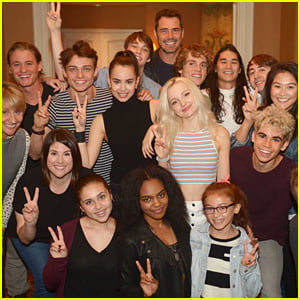 Dove Cameron & Sofia Carson Snap Epic ‘Descendants 2′ Cast Photo Before ...