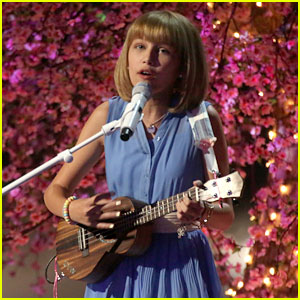 America's Got Talent's Grace VanderWaal Performs 'Beautiful Thing' for Live Shows (Video)