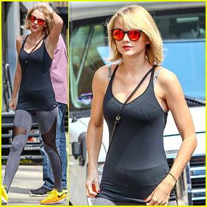 Taylor Swift Kicks Off Weekend at the Gym!
