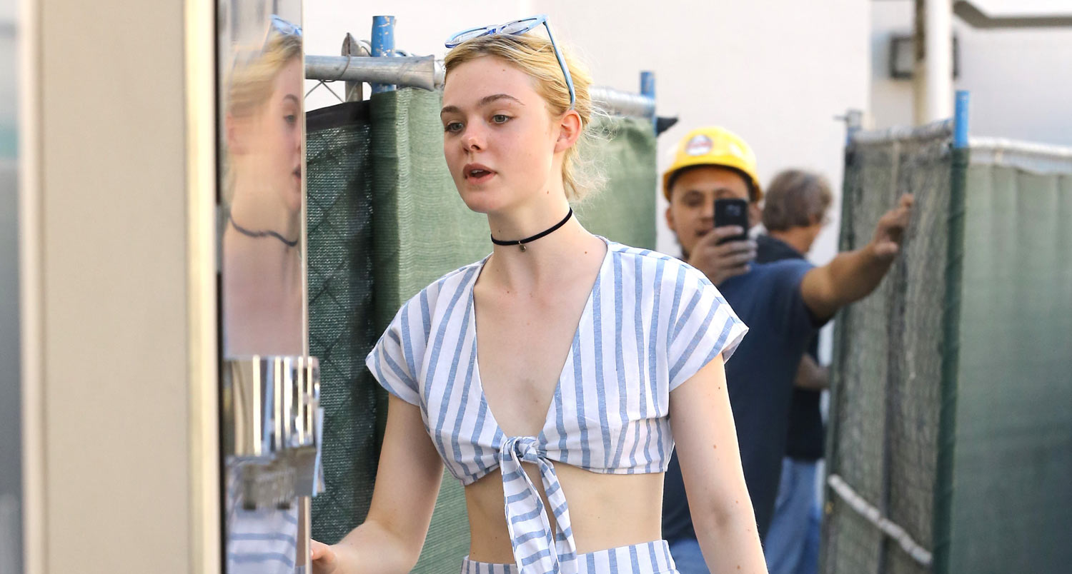 Elle Fanning Gets Her Hair Done In Time For The Weekend Festivities Elle Fanning Just Jared Jr 5945