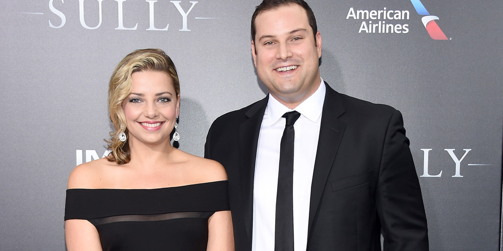Max Adler & Wife Jennifer Step Out For ‘Sully’ Premiere in NYC Darren