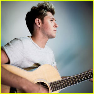 Niall Horan Performs 'This Town' in Amazing Acoustic Version - Watch Here!