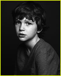 Lights Out S Gabriel Bateman Lands Lead In Benji Remake Gabriel Bateman Newsies Just Jared Jr