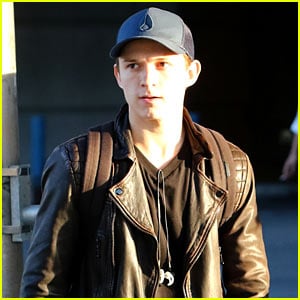 Tom Holland Takes in New York City Without Wearing His ‘Spider-Man ...