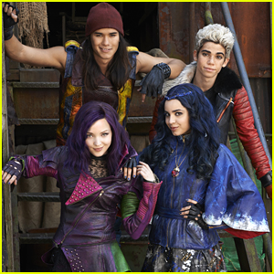 'Descendants' Stars To Take Over Disney Parks' Holiday Specials This Year!