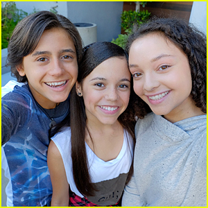 'Stuck In The Middle' Stars Film Their Disney Channel IDs!