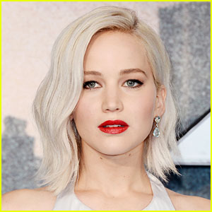 Jennifer Lawrence Calls Up Fans to Encourage Them to Vote!