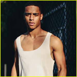 'Famous In Love' Hunk Keith Powers Joins Netflix's 'Reality High'