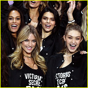 Gigi Hadid & Kendall Jenner Join Victoria's Secret Fashion Show Models for Group Photo!