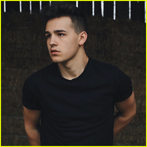 Singer Jacob Whitesides Reacts To Performing in Macy's Thanksgiving Day Parade 2016!