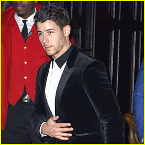 Nick Jonas Gets Out His Tuxedo for the UFC 205 Fight!