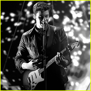 VIDEO: Shawn Mendes Wows With 'Treat You Better' & 'Mercy' Medley at AMAs 2016