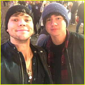 ashton irwin y calum hood