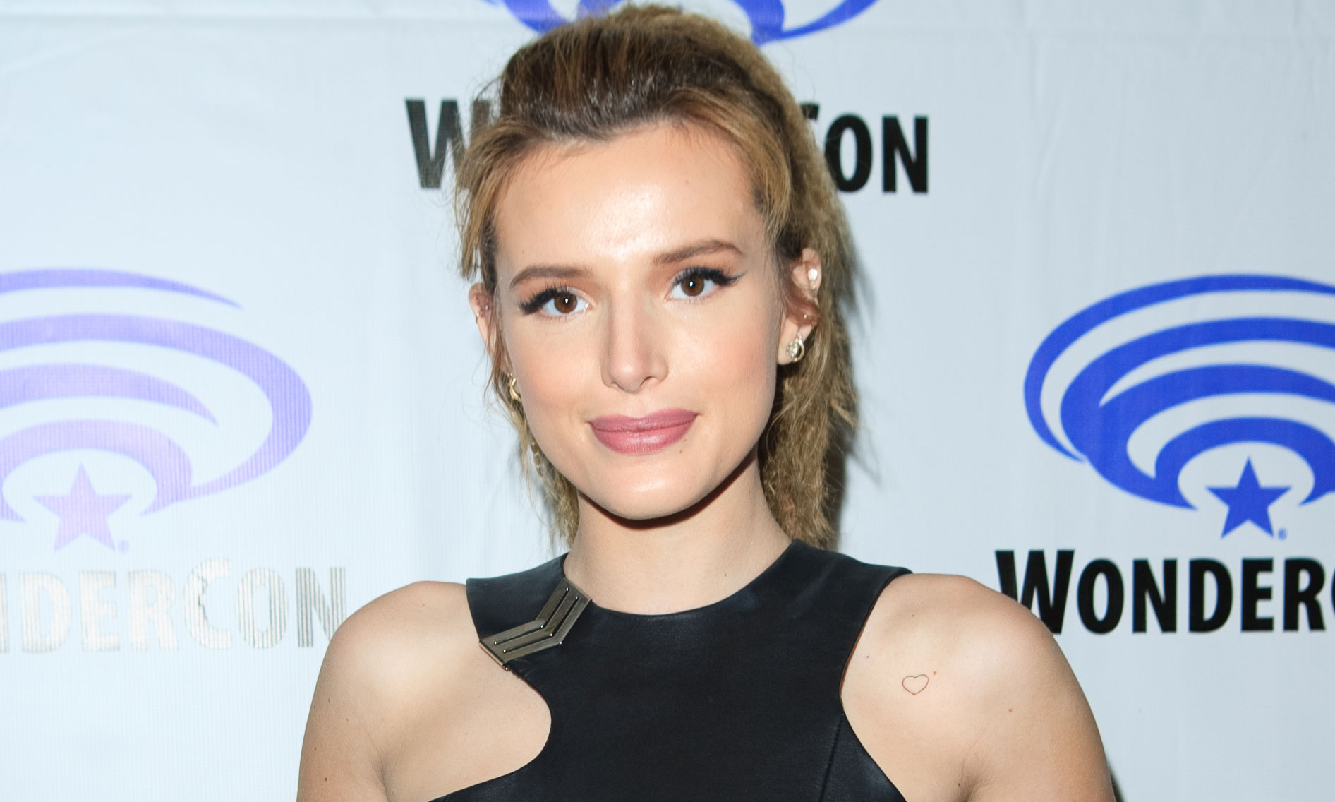 Bella Thorne Shuts Down Body Shamer Who Criticizes Her Weight Bella Thorne Just Jared Jr 7817