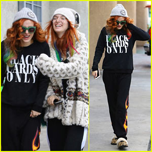 Bella Thorne Spends Christmas Eve with Her Sister!