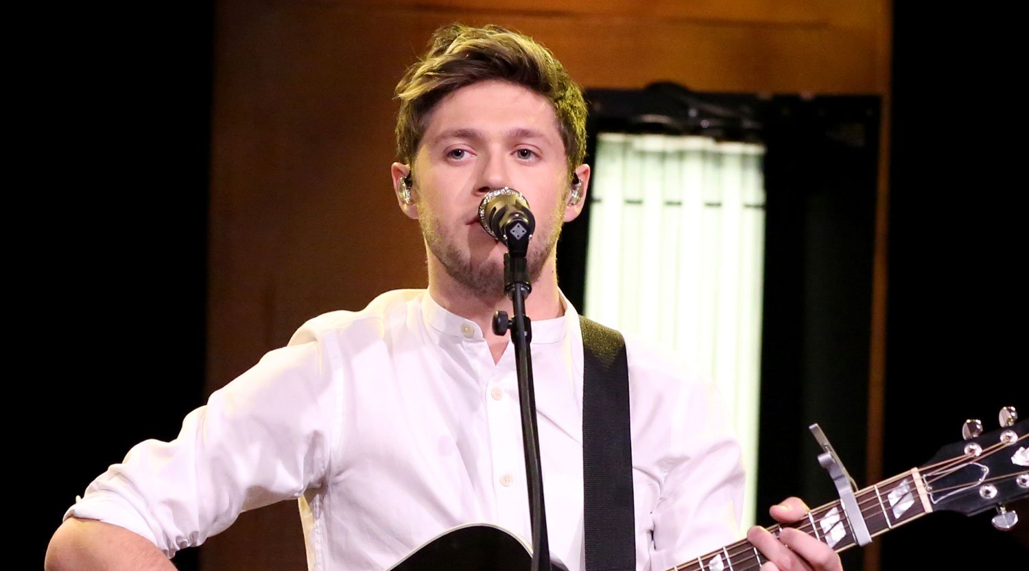 VIDEO: Watch Niall Horan Sing ‘This Town’ on ‘Fallon’ | Music, Niall ...