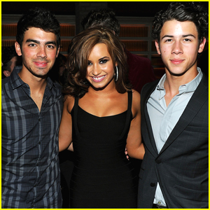 Demi Lovato, Joe & Nick Jonas All Look So Grown Up In This New Instagram!