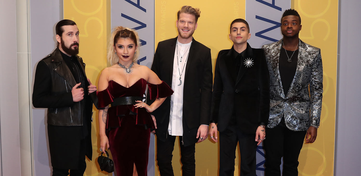 VIDEO Pentatonix Perform Moving Cover of ‘Hallelujah’ During Their
