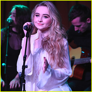 Sabrina Carpenter is Going on Tour With The Vamps!