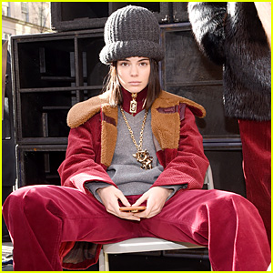 Kendall Jenner Rocks a Giant Hat for Marc Jacobs' NYFW Runway!