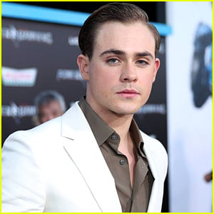 Dacre Montgomery - IMDb