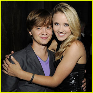 'Hannah Montana' Stars Emily Osment & Jason Earles Have Surprise Mini-Reunion!