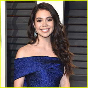 Graphic Artist Gives Moana Real Life Portrait It Looks Just Like Auli I Cravalho Auli I Cravalho Moana Just Jared Jr