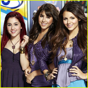 Ariana Grande & Victoria Justice Celebrate 7 Years Since 'Victorious'