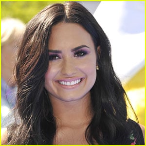 Demi Lovato Used To Have Only Male Friends, But She Made A Change ...