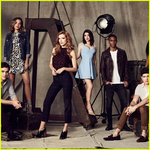 'Famous in Love' Premieres Tonight - See the Full Cast List!