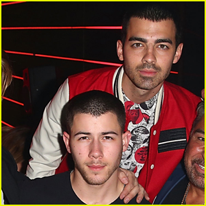 Nick Jonas Supports Joe at 'Flaunt' Magazine Celebration
