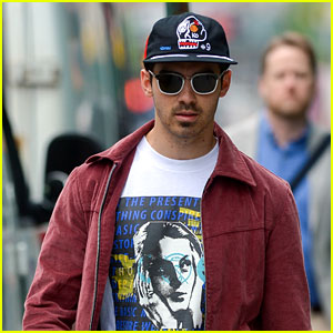 Joe Jonas Passes Time Just Like the Rest of Us -  with Selfie Videos!